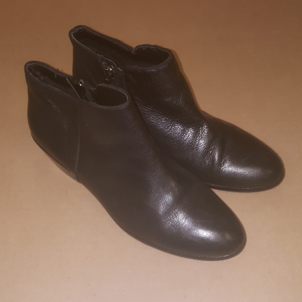 SAM EDELMAN  ANKLE BOOTIES